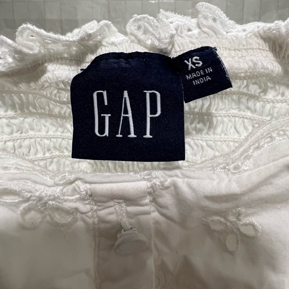 GAP Top - Picture 3 of 3